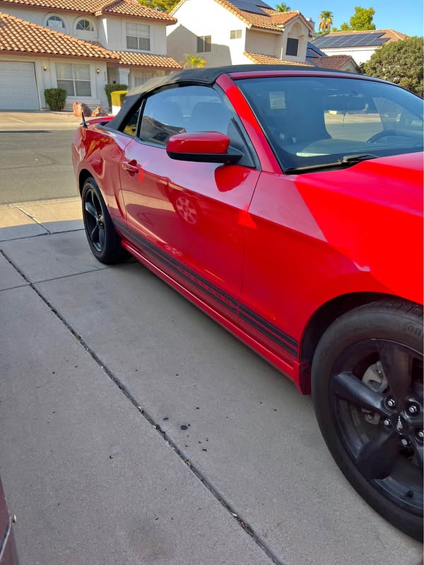 2014 Ford Mustang - Convertible 2D