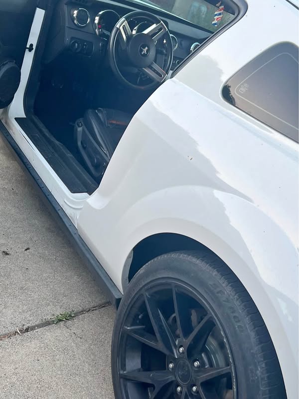2005 Ford Mustang - Premium Coupe 2D
