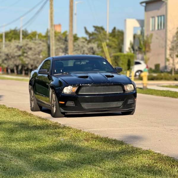 2012 Ford Mustang - GT Premium Coupe 2D