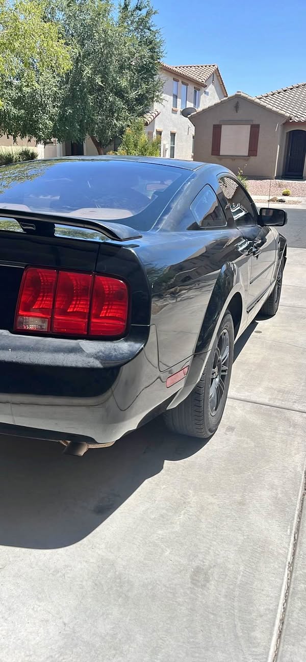 2005 Ford Mustang - Coupe 2D