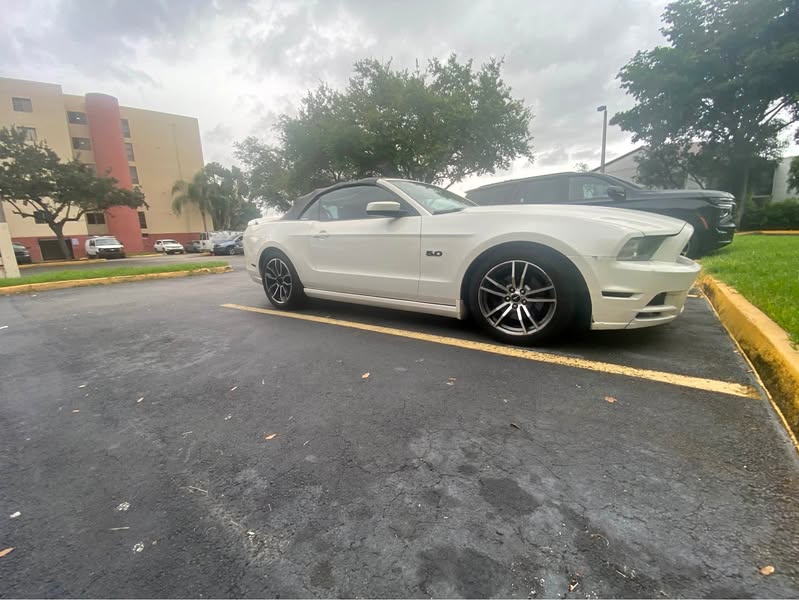 2014 Ford Mustang - V6 Premium Coupe 2D