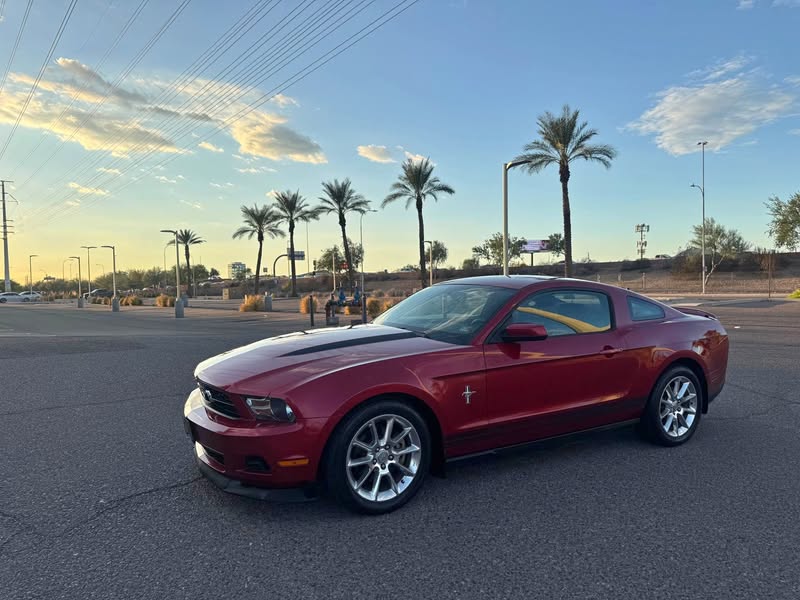 2011 Ford Mustang - Premium