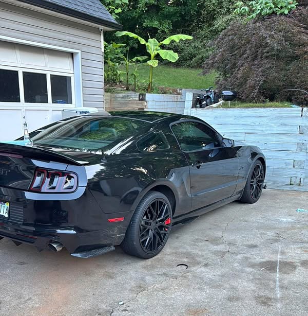 2014 Ford Mustang - Premier