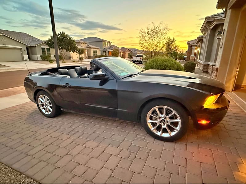 2010 Ford Mustang - V6 Convertible 2D