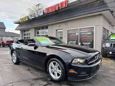 2013 Ford Mustang - 2 doors