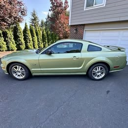 2005 Ford Mustang GT Coupe Premium