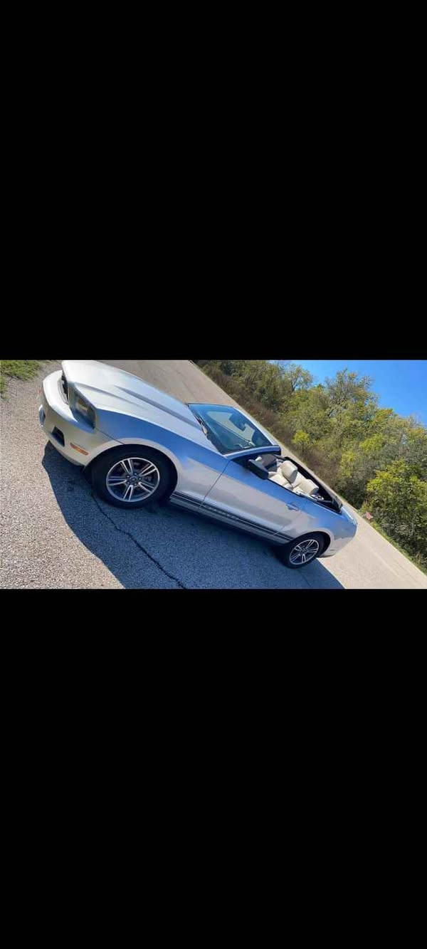 2010 Ford Mustang - V6 Premium Convertible 2D