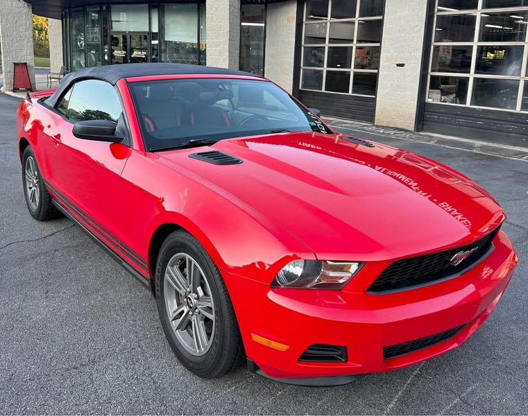 2011 Ford Mustang - Premium