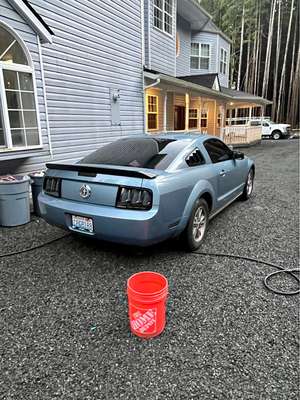 2005 Ford Mustang - Black