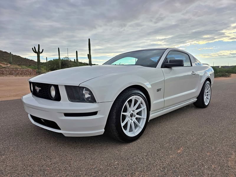 2005 Ford Mustang - Coupe 2D