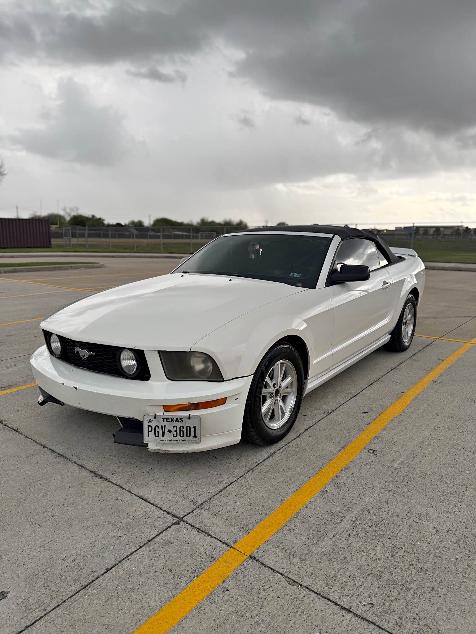 2006 Ford Mustang - Deluxe