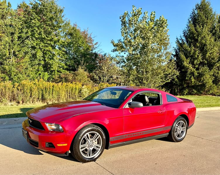 2010 Ford Mustang - Premium Coupe 2D