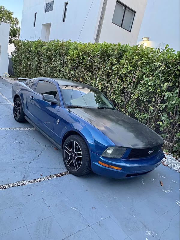 2006 Ford Mustang - V6 Premium Coupe 2D