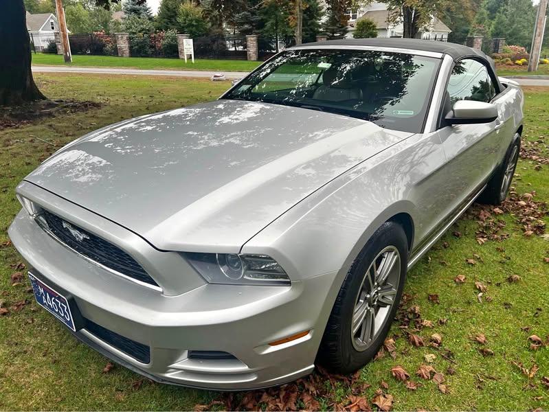 2013 Ford Mustang - Premium Convertible 2D