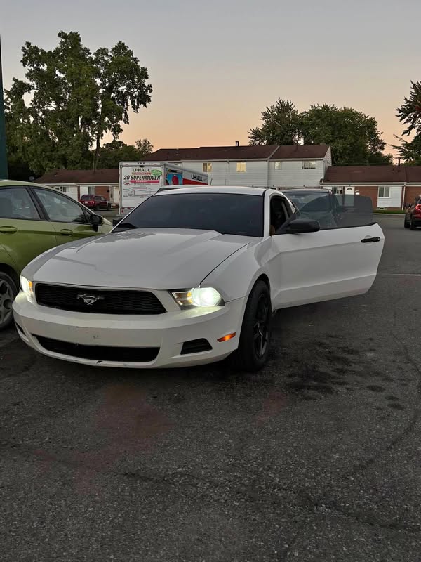 2011 Ford Mustang - Coupe 2D