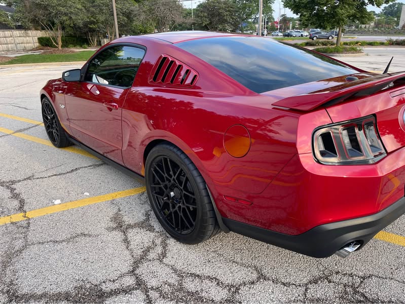 2011 Ford Mustang GT Premium Coupe 2D