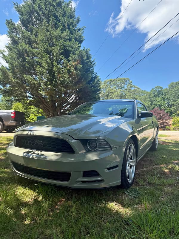 2014 Ford Mustang - Premium