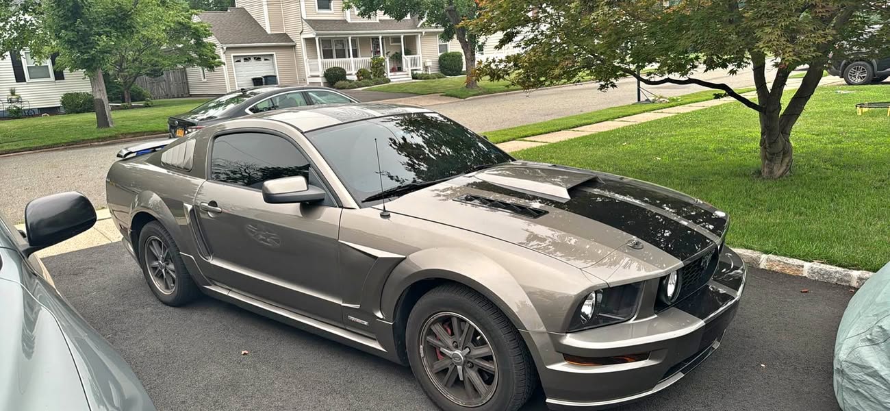 2005 Ford Mustang - V6