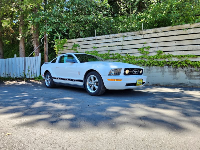 2006 Ford Mustang Premium Coupe 2D