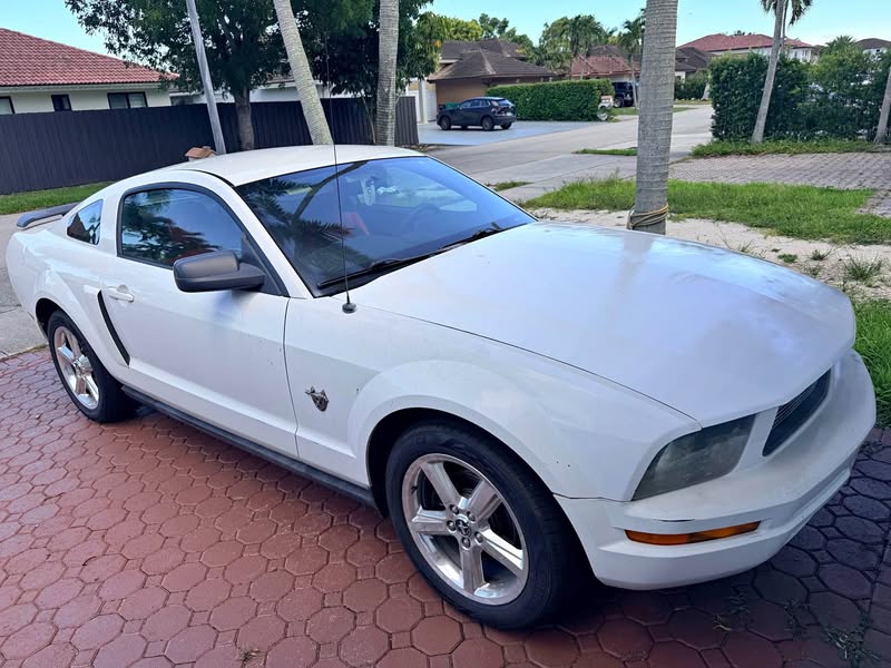 2009 Ford Mustang - Premium Coupe 2D