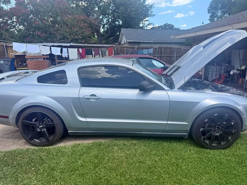 2005 Ford Mustang - V6 Coupe 2D