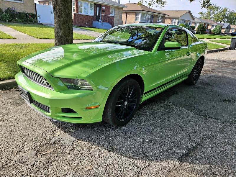 2013 Ford Mustang - V6 Premium Coupe 2D
