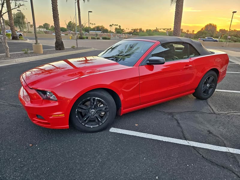 2014 Ford Mustang - Convertible 2D