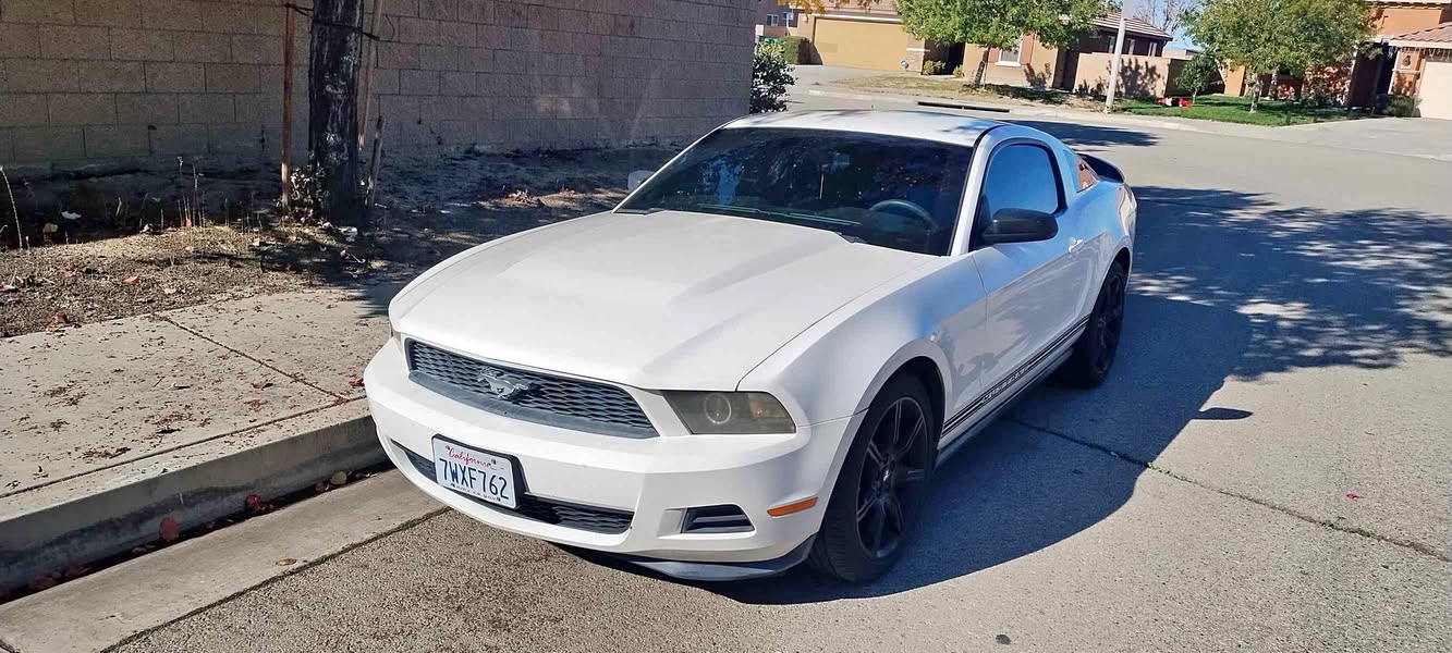 2011 Ford Mustang - Base