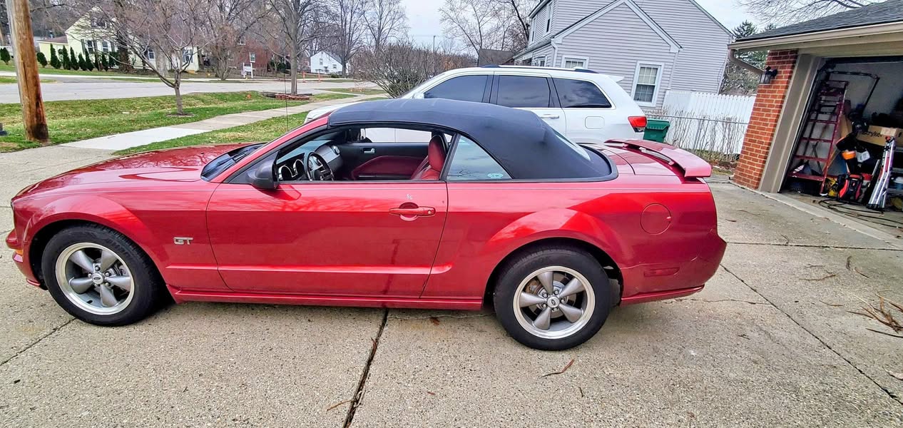 2006 Ford Mustang - GT Deluxe Convertible 2D
