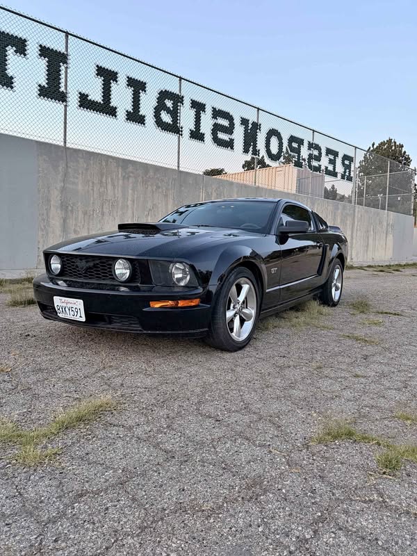 2005 Ford Mustang - GT Coupe 2D