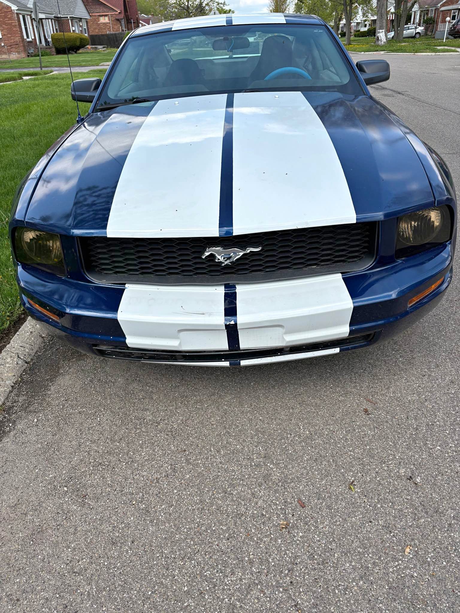 2009 Ford Mustang - Pony edition coupe 2 door