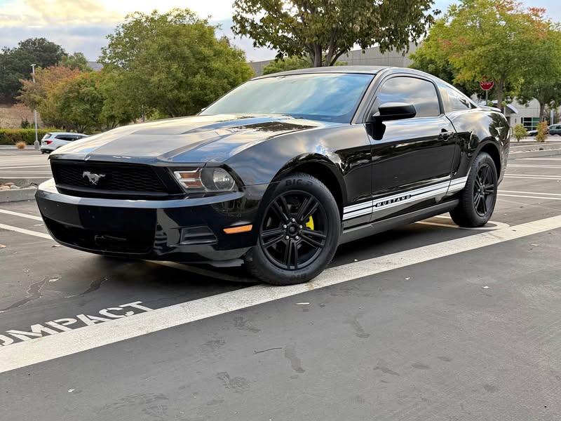 2010 Ford Mustang - Coupe 2D