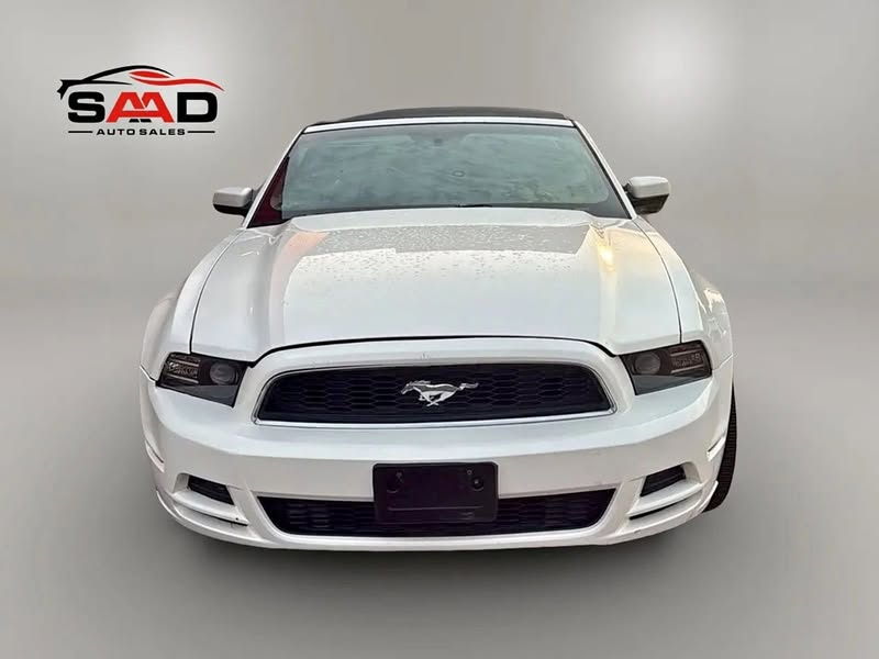 2013 Ford Mustang V6 Premium Convertible 2D