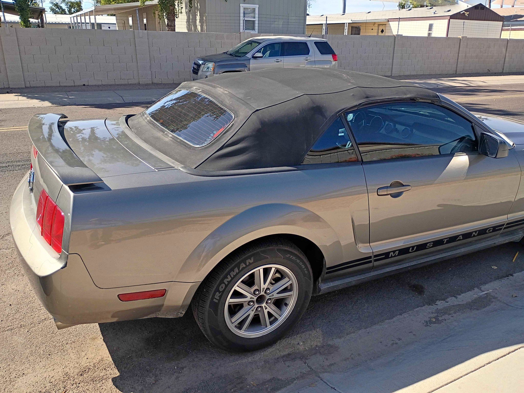 2005 Ford Mustang - Convertible 2D