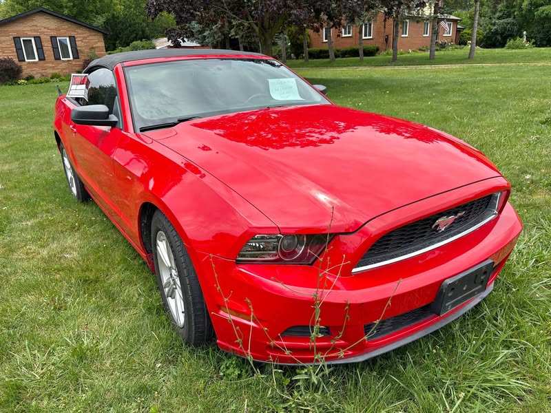 2013 Ford Mustang - Convertible 2D