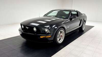 2005 Ford Mustang GT Coupe