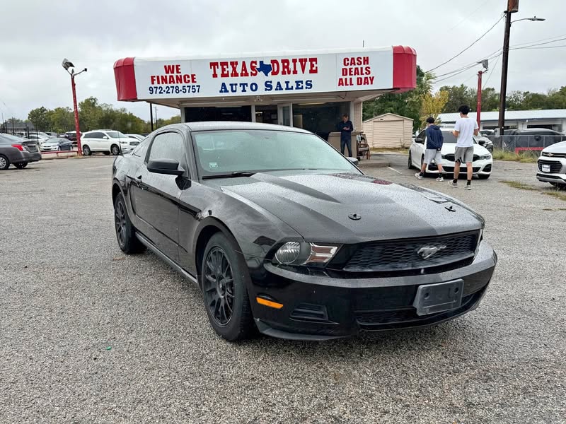 2010 Ford Mustang - V6