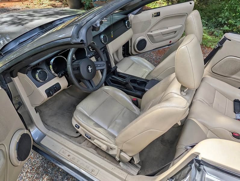2005 Ford Mustang - Convertible 2D
