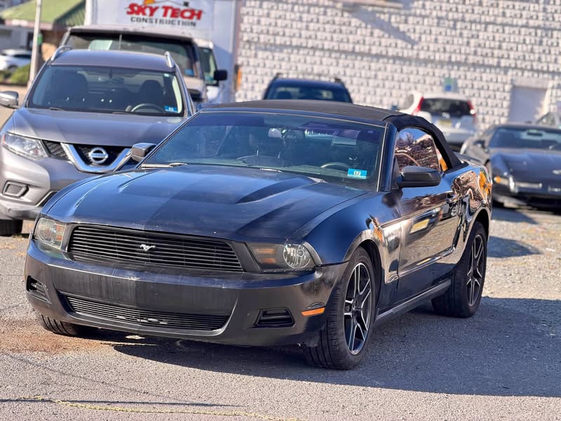 2010 Ford Mustang - V6