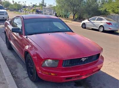 2005 Ford Mustang V6 Coupe 2D