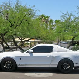 2010 Ford mustang shelby gt 500 very low miles supercharged shelby 28k miles