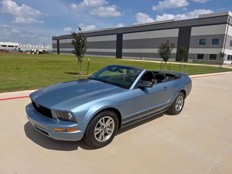 2005 Ford Mustang - V6