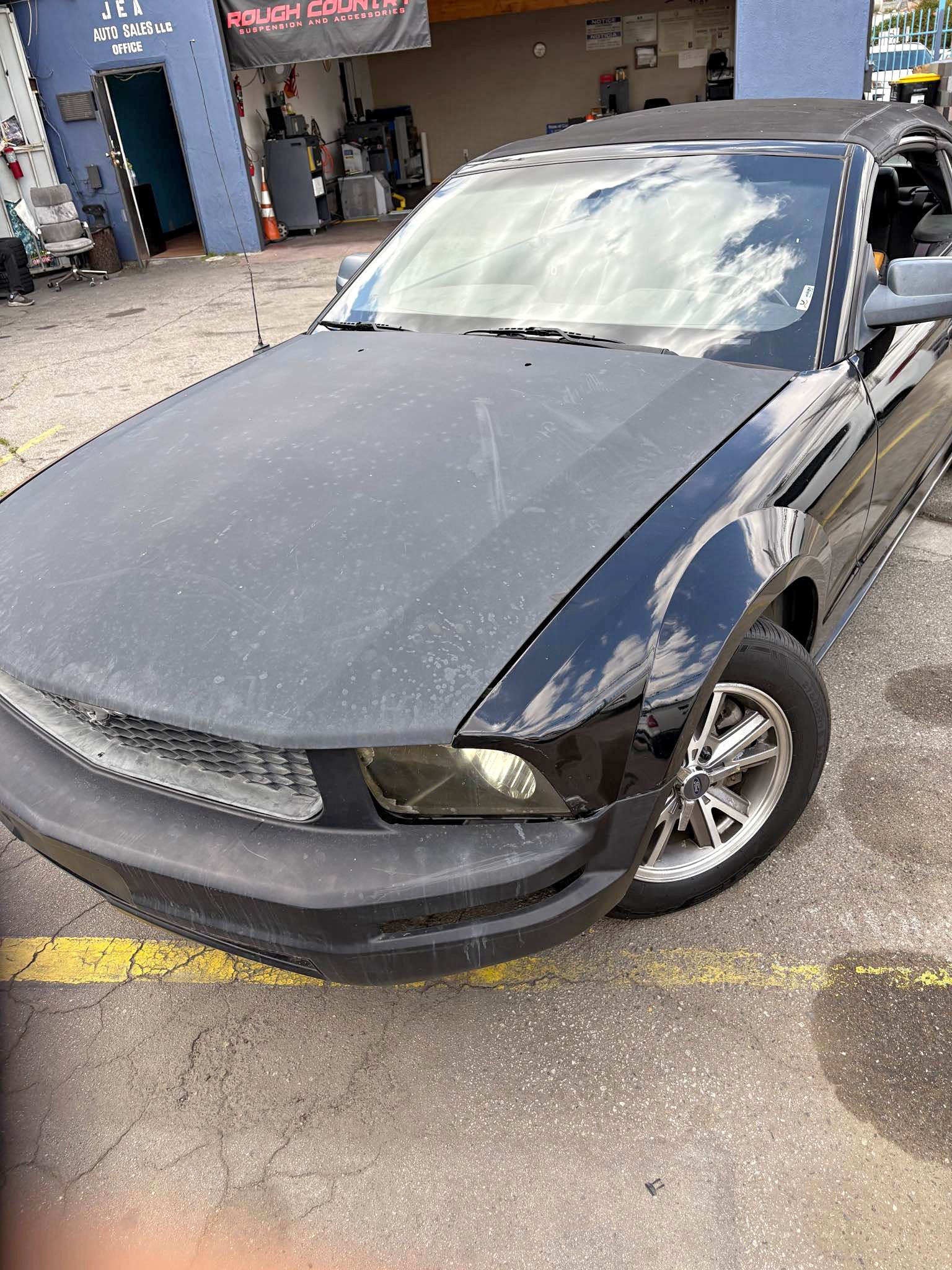 2005 Ford Mustang - Premium Convertible 2D