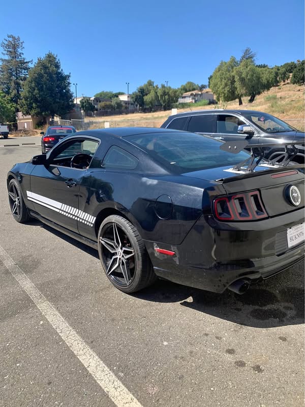 2013 Ford Mustang - Coupe 2D
