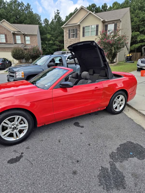 2013 Ford Mustang - Convertible 2D