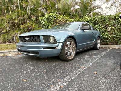 2005 Ford Mustang - V6 Premium Coupe 2D
