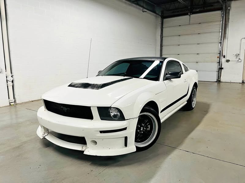 2007 Ford Mustang - Deluxe Coupe 2D