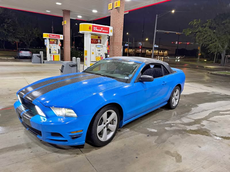 2013 Ford Mustang - Convertible 2D