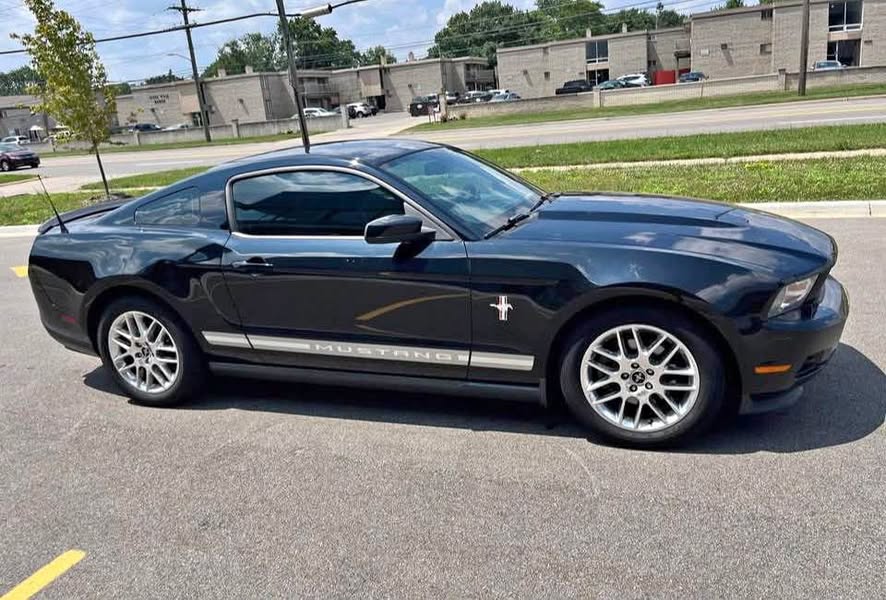 2012 Ford Mustang - V6 Premium Coupe 2D
