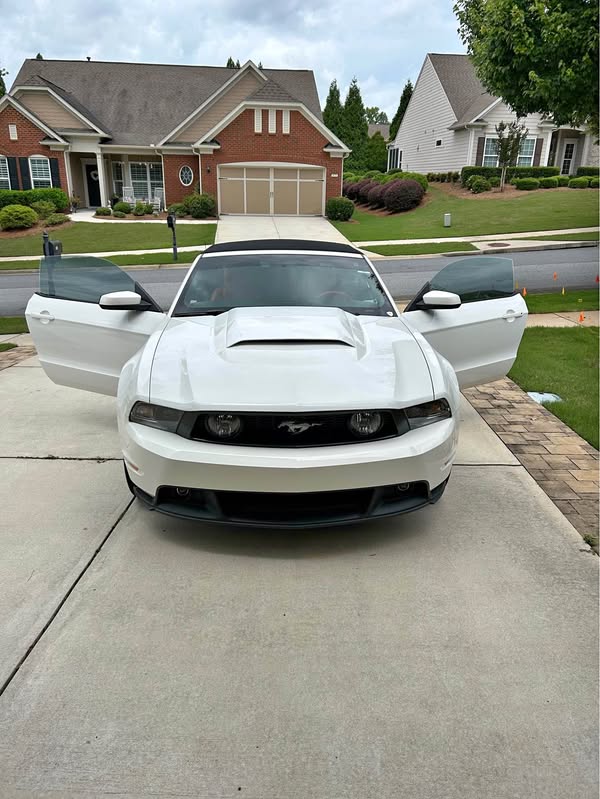 2012 Ford mustang gt premium convertable